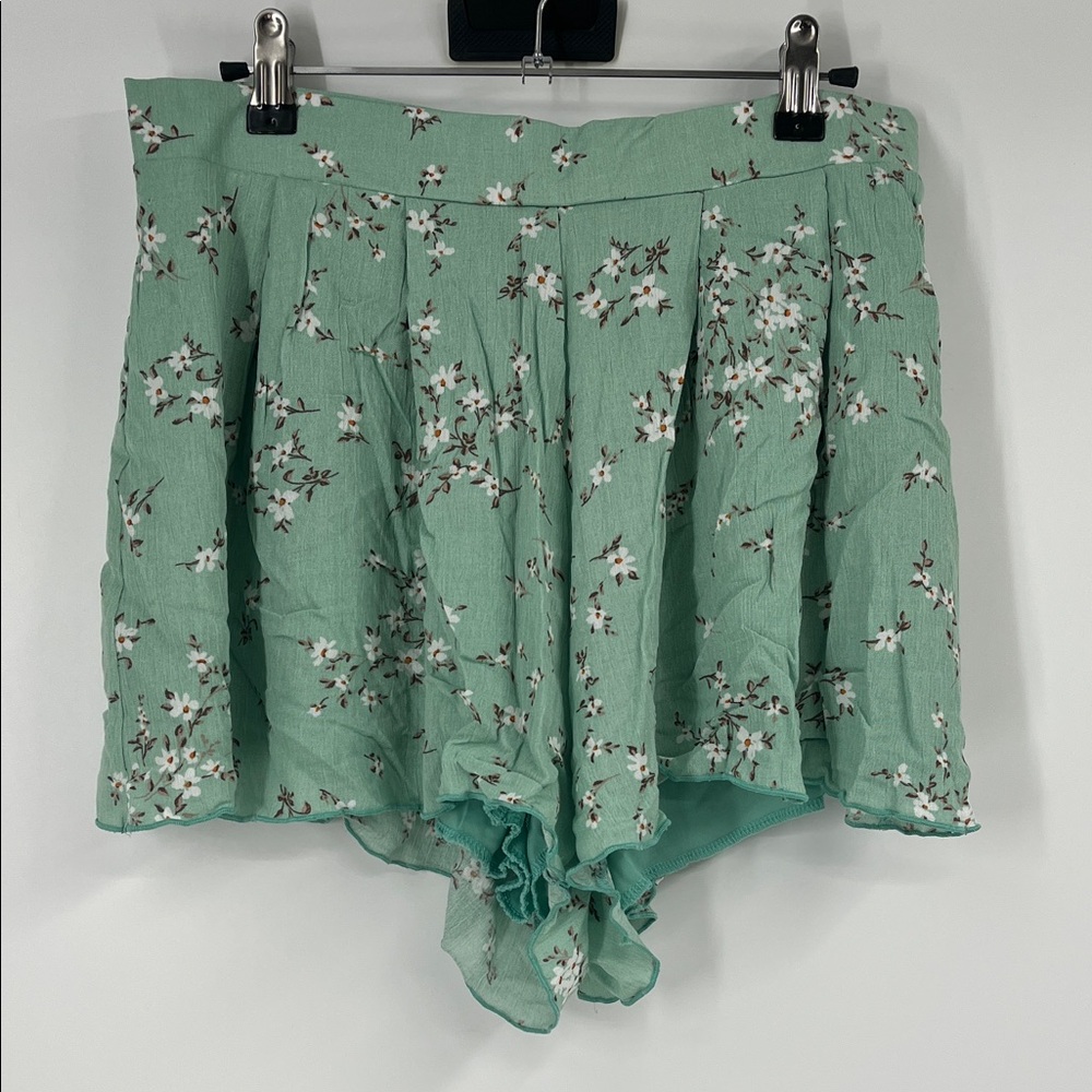 Windsor Green Floral Print Flowy Shorts Size Large